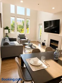 Premium West Hollywood Penthouse Retreat - Image 1