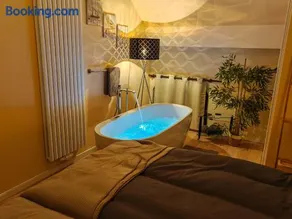 3-Raum-Kuschelnest mit Privatsauna und Whirlwanne - Image 1