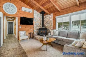 Stony Lake Hideaway - Image 2