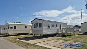 Seaside Caravan in Leisure Park with WiFi & Parking with decking 2 bedrooms - Image 1
