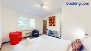 Spacious studio in a nice area in Sierre - Image 2