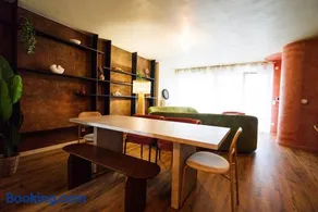 Triplex Design avec Rooftop et Salle Cinéma - Image 2