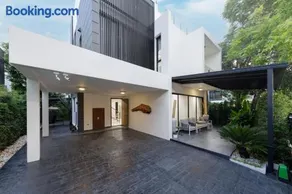 Modern villa with pool close to the beach - LP #97 - Image 2