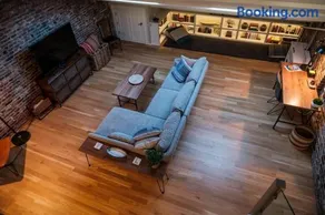 Luxury Penthouse in Downtown Portland - Image 2