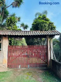 Casa de campo com piscina em condomínio. - Image 4