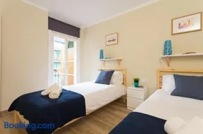 Contemporary Apartment Near Camp Nou and Fira Barcelona - Image 2