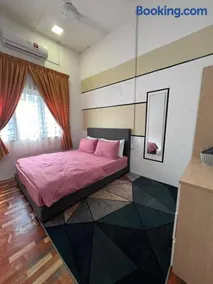YL Legacy Homestay Paka 2 - Spacious 3 Bedroom Near Paka Beach - Image 2
