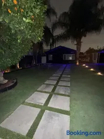 LUXURY VILLA Estate Oasis - Image 4