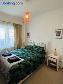 Stunning 2 bedroom modern apartment! Amazing views! - Image 2