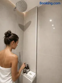 Emporeio Armani Rooms - Image 3