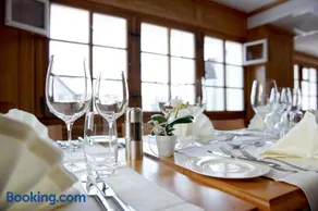 Anker Hotel Restaurant - Image 5