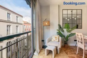 Cervantes Luxury Apartment - Image 4
