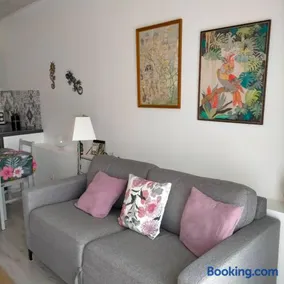 Alaric Lodge: gîte champêtre avec parking privé. - Image 2
