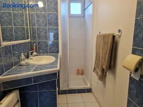 Chambres climatisées avec salle d'eau privée, idéal famille - Image 4