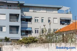 Apartments with a parking space Split - 13347 - Image 2