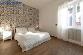 Comfy Vatican Suite - Image 3