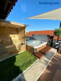 Sky Luxury Suite - Image 5