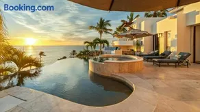 vista Casa Bella 5bdrm Ocean, elegante e complimentato con servizi - Image 1