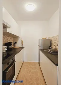Central Park Apartments - Image 5