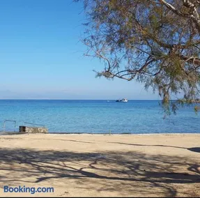Spacious holiday house with seaview and garden - Image 2