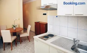 Apartments Barisic Hrvatskih Žrtava 404 Seget Vranjica - Image 4