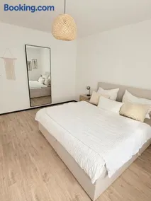 R Lodge - Image 2