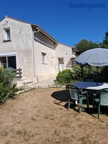 Modern one bedroom cottage - Image 2