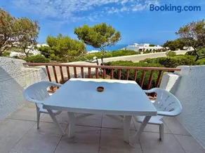 Suite con piscina y vistas al mar en Cala Morell - Image 2