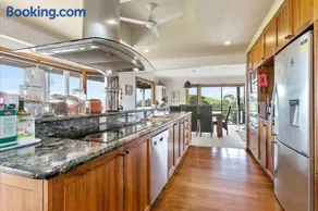 Alyeska farm house - Image 2