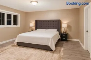Spacious 6BR Family Home Brampton - Image 3