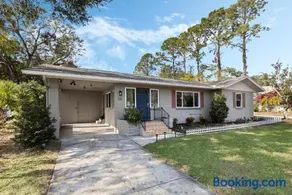Downtown Mt Dora Home Sleeps 12 Dual Suites - Image 1