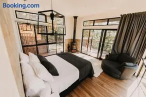 Rainforest Gardens - Luxury Hillside Accomodation with Views to Bay & Islands - Image 5