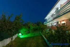 Eleni Studios & Apartments - Image 2