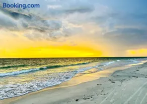 Blue Bayou Private Home - Beach Ready, Patio and BBQ - Image 2