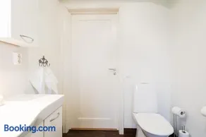 Guestly Homes - Spacious 2BR Executive Residence - Image 3