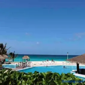 Espectacular Penthouse con Piscina y Vista al Mar en Cancún - Image 2