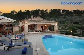 Rustic house recently renovated villa with views to the Pollensa mountains by Renthousing - Image 3