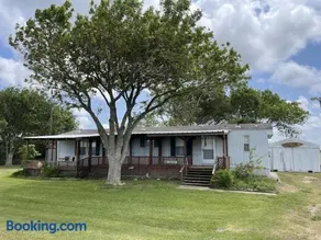 Edgewater Getaway - Image 1