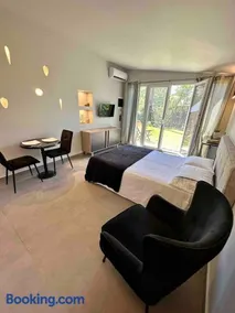 Charming Retreat - Image 4