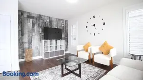 Beautiful House Near Grand River & Kiwanis Park - Image 2