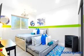 E - 2 Homes - Sleeps 26 by Universal - Patio -Games - FIFA SoFi World Cup - Image 2