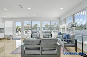 Waterfront Breeze Villa - Image 1
