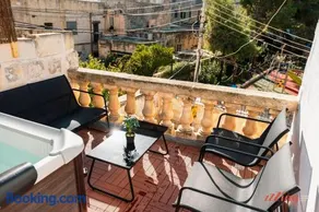 Charming Village Escape with Jacuzzi & Games Room - Image 5