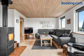 Lovely Holiday Home With Panoramic Views Of The North Sea - Image 2