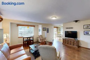 2 Bed 1 Bath Vacation home in Seaside - Image 2
