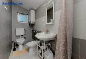 Small stone house Luka - Image 3