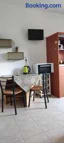Faros Apartments - Image 2