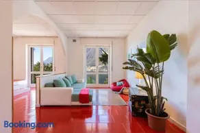 The Palm - Image 2