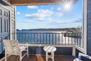 233 Edgewater Inn - Image 2