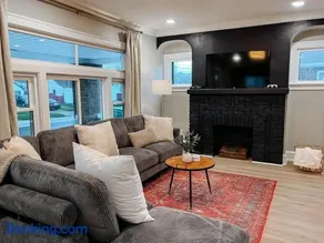 Large 4 Bedroom Recently Renovated With Hot Tub - Image 1